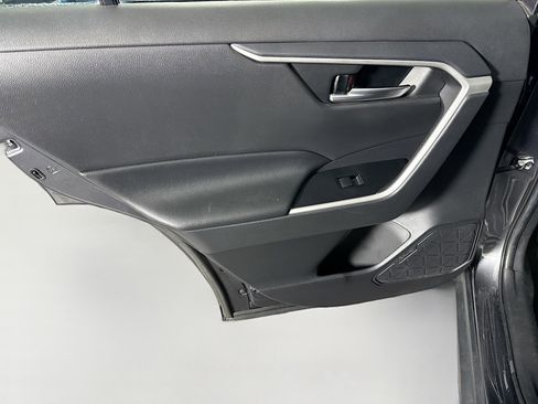 Used 2021 Toyota RAV4 XLE image 26