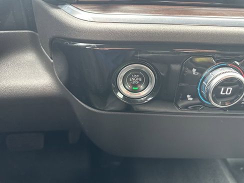 Certified 2024 GMC Sierra 1500 SLT image 6