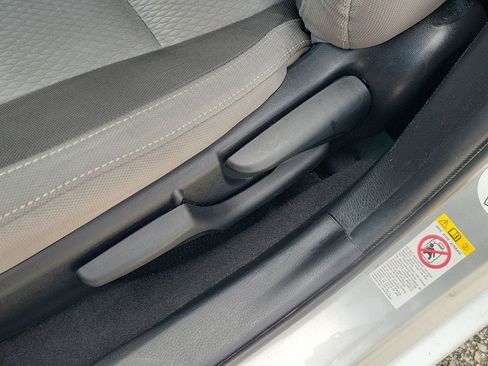 Used 2017 Toyota Corolla L FWD image 17