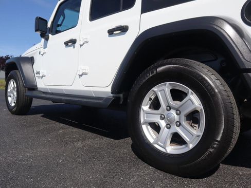 Used 2018 Jeep Wrangler Unlimited Sport S AWD/4WD image 25
