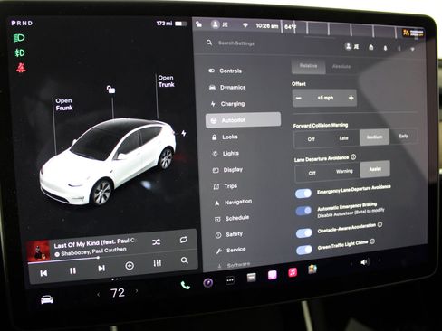 Used 2020 Tesla Model Y Long Range image 22