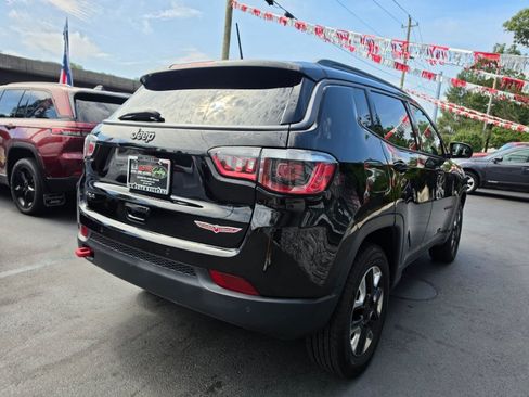 Used 2017 Jeep Compass Trailhawk w/ Leather Interior Group AWD/4WD image 3