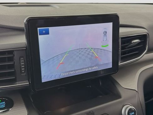 Used 2020 Ford Explorer XLT w/ Equipment Group 202A image 17