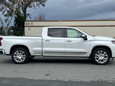 Used 2022 Chevrolet Silverado 1500 High Country w/ High Country Premium Package image 3