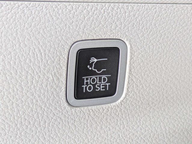 Used 2023 Jeep Grand Wagoneer L 4WD w/ Flexible Seating Group image 13