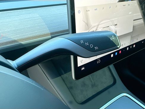 Used 2023 Tesla Model Y Performance image 17