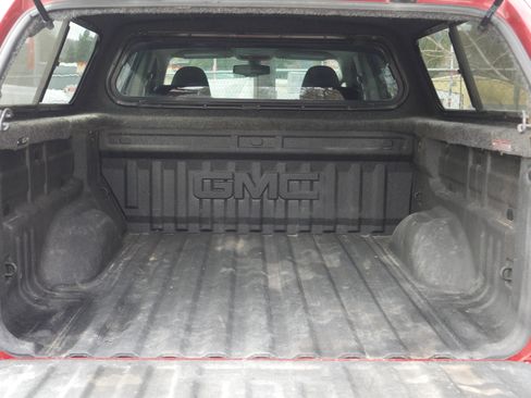 Used 2015 GMC Canyon SLT image 24