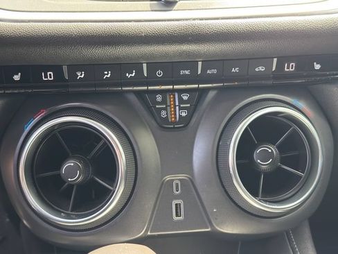 Used 2020 Chevrolet Blazer LT FWD image 20