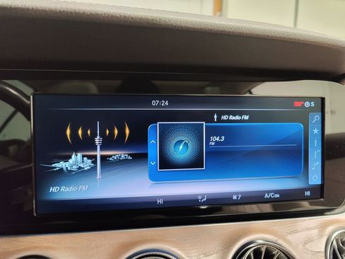 Used 2018 Mercedes-Benz E 400 4MATIC Coupe image 32