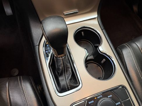 Used 2017 Jeep Grand Cherokee Limited AWD/4WD image 30