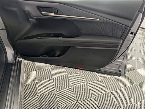 Used 2025 Toyota Camry SE FWD image 31