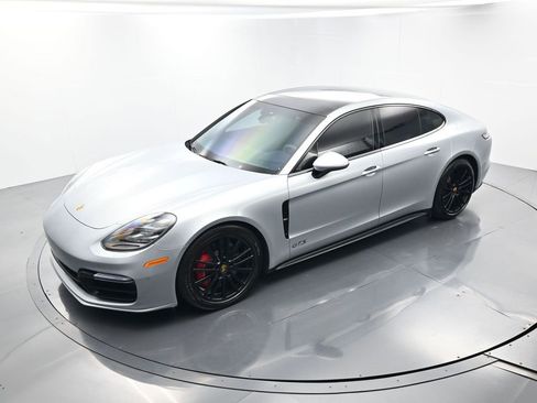 Used 2020 Porsche Panamera GTS image 22