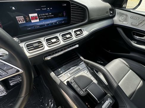 Certified 2025 Mercedes-Benz GLS 450 4MATIC image 32