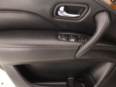 Used 2019 INFINITI QX80 Luxe w/ 22" Wheel Package image 17