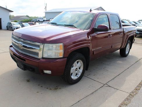 Used 2009 Chevrolet Silverado 1500 LTZ w/ LTZ Plus Package AWD/4WD image 2