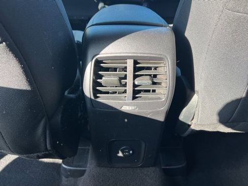 Used 2020 Ford Escape SE image 17