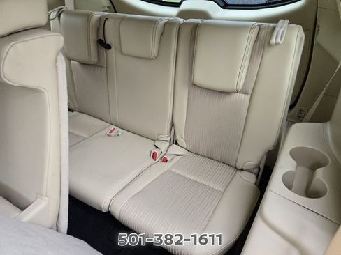 Used 2017 Toyota Highlander Plus FWD image 12