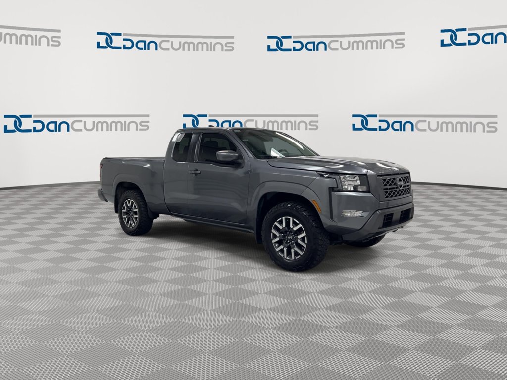 Used 2022 Nissan Frontier SV AWD/4WD image 2