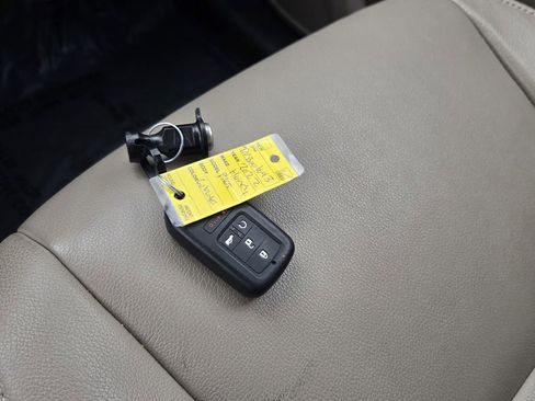 Certified 2022 Honda Pilot Touring image 22