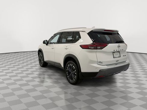 Certified 2025 Nissan Rogue SL w/ Tech Package AWD/4WD image 8