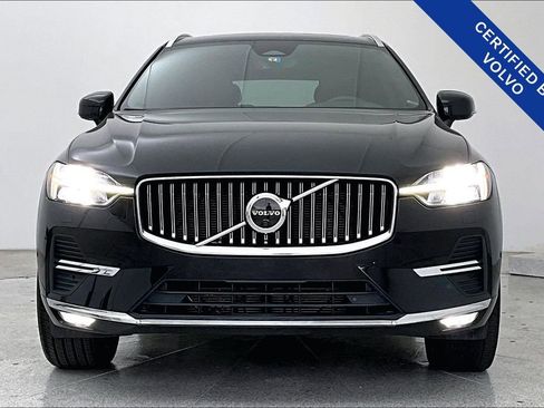 Certified 2023 Volvo XC60 B5 Ultimate w/ Climate Package image 5