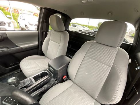 Used 2020 Toyota Tacoma SR RWD image 9