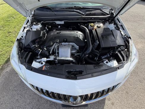 Used 2017 Buick Regal Sport Touring FWD image 23