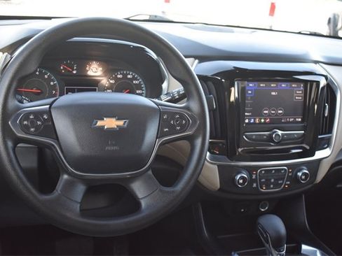 Certified 2022 Chevrolet Traverse LS image 19