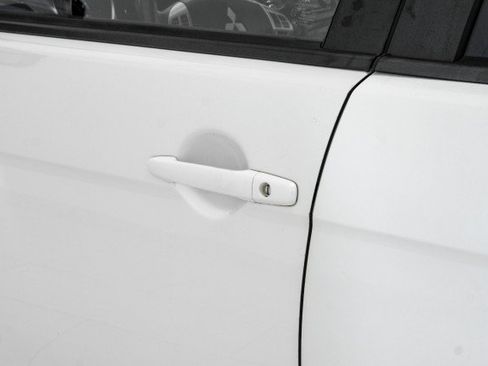 Used 2016 Mitsubishi Lancer ES FWD image 33