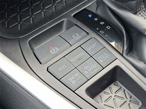 Used 2023 Toyota RAV4 LE image 24