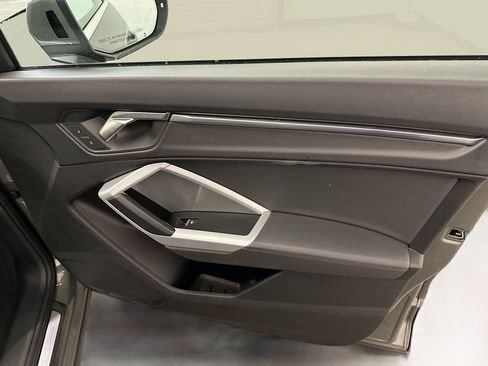 Used 2023 Audi Q3 2.0T Premium image 34