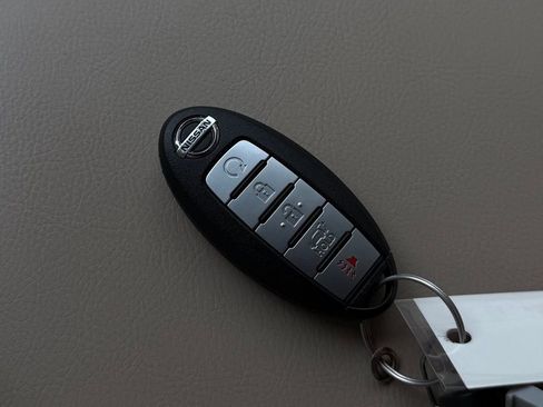 Used 2017 Nissan Pathfinder Platinum w/ Family Entertainment Package image 36