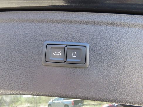 Used 2018 Audi Q5 2.0T Premium w/ Convenience Package AWD/4WD image 18