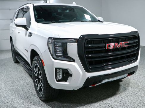 Used 2024 GMC Yukon AT4 AWD/4WD image 5