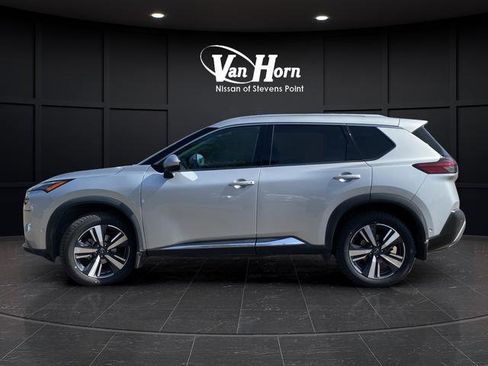 Used 2023 Nissan Rogue SL w/ SL Premium Package image 4