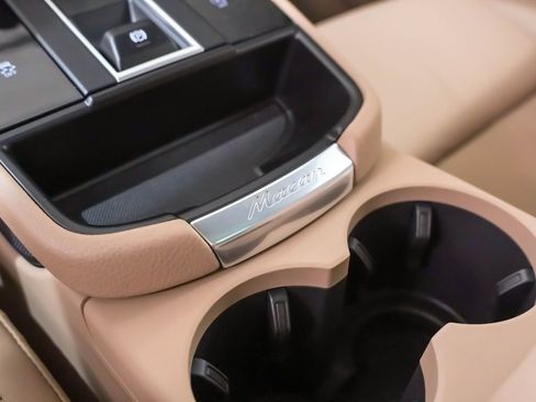 Certified 2026 Porsche Macan AWD/4WD image 35