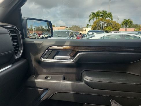 Used 2024 GMC Sierra 1500 Elevation image 27