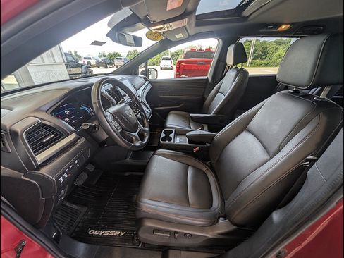 Used 2024 Honda Odyssey Sport image 17