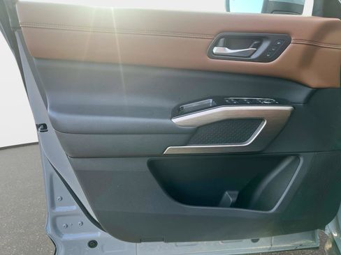 Certified 2023 Nissan Pathfinder Platinum w/ Lighting Package (N93) image 17