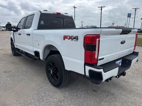 Used 2024 Ford F250 XL w/ STX Appearance Package AWD/4WD image 3
