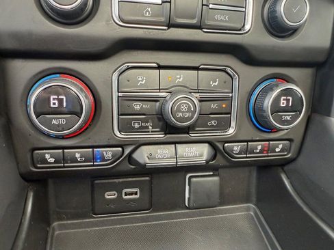 Used 2023 Chevrolet Tahoe High Country w/ Premium Package image 19