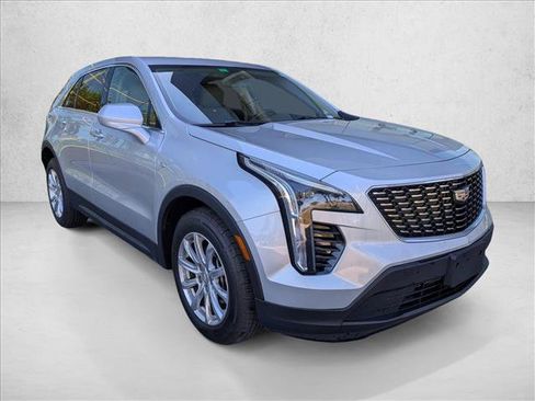 Used 2019 Cadillac XT4 Luxury image 3