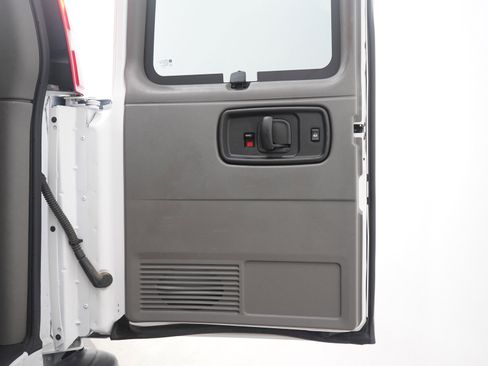 Used 2025 Chevrolet Express 3500 LT w/ LT Preferred Equipment Group image 20