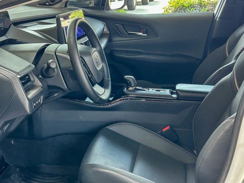 Used 2024 Toyota Prius Limited w/ Limited Premium Package FWD image 17