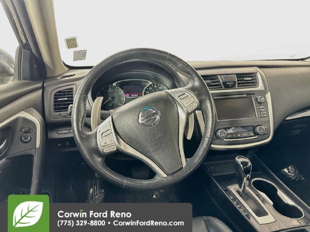Used 2016 Nissan Altima 3.5 SL FWD image 25