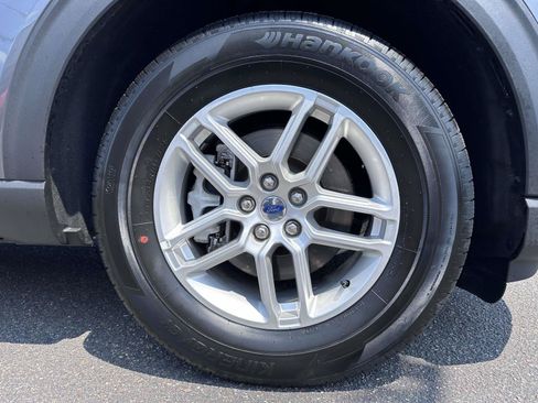 Used 2026 Ford Explorer Active AWD/4WD image 7