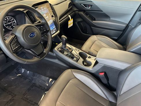 Certified 2025 Subaru Crosstrek 2.5i Limited w/ Crosstrek Mirror Package image 9