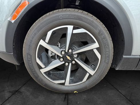 New 2026 Chevrolet Equinox EV LT image 14