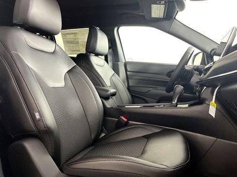 New 2026 Jeep Compass Latitude AWD/4WD image 23