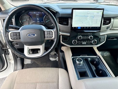 Used 2022 Ford Expedition XLT image 25